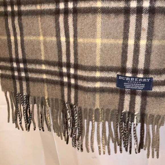 authwntic BURBERRY beige plaid CASHMERE scarf $490 - Picture 7 of 8